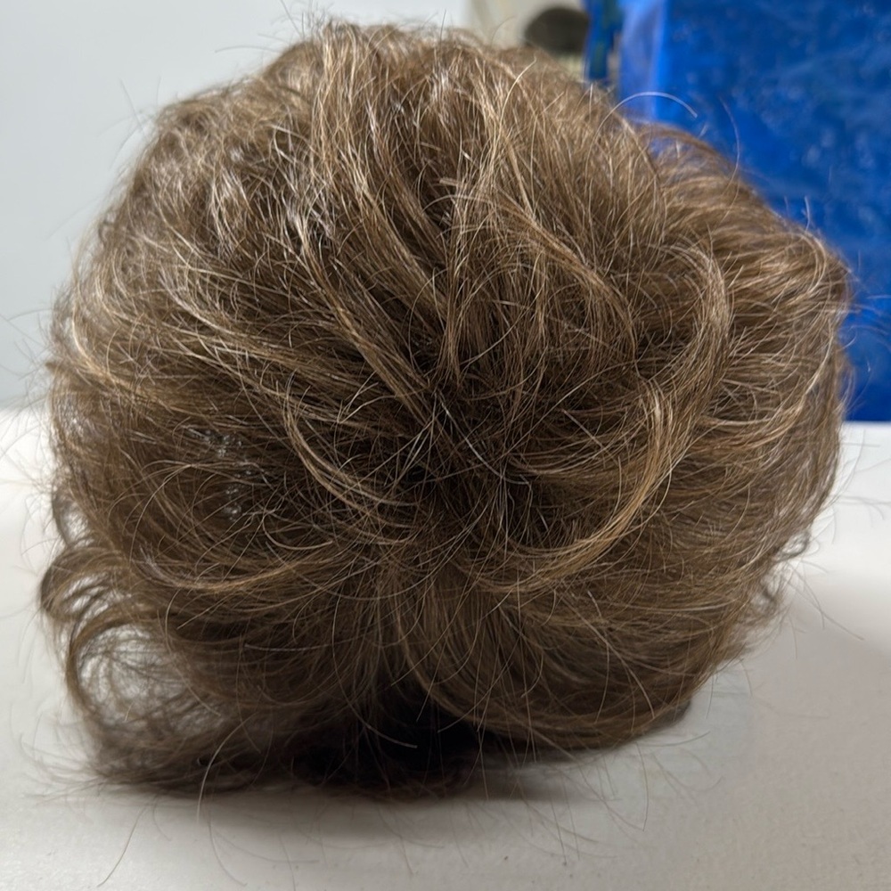 Wig - Picture 3 of 5